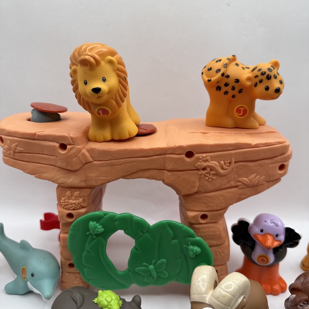 2004 Fisher Price Little People Animal A-Z Alphabet Zoo 24pcs plus Cave - Picture 7 of 8